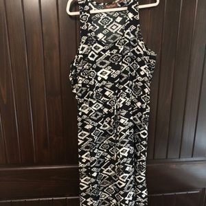 B/W Maxi dress, sleeveless, size 2xl